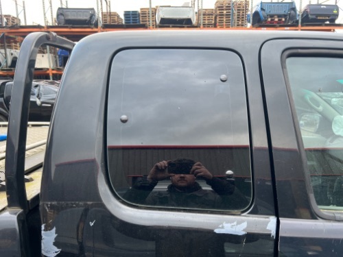 TOYOTA HILUX GLASS QUARTER WINDOW RIGHT EXTENDED CAB 2006-2015